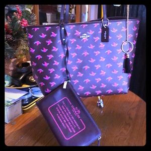 🔵COACH 🔵REVERSIBLE TOTE